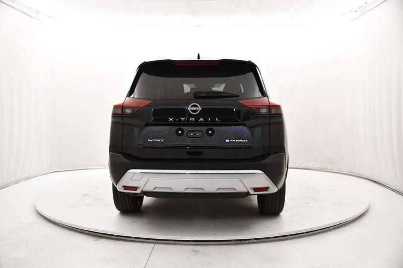 Nuova Nissan X-Trail Tekna 213 CV (156 kW) 2026 Black pearl SUV