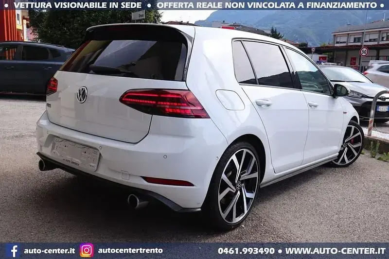Usata VW Golf VIII GT 245 CV (180 kW) 2020 Bianco Utilitaria