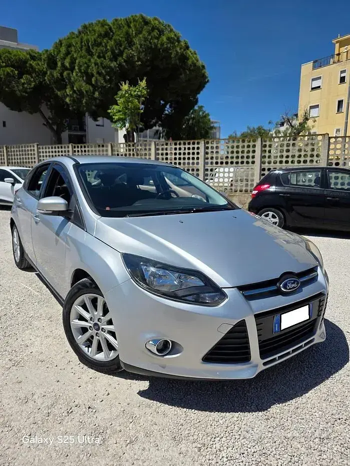 Usata Ford Focus Titanium 116 CV (85 kW) 2013 Grigio Berlina