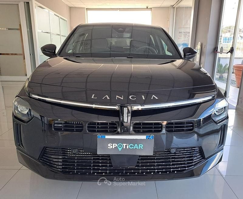 Usata Lancia Ypsilon 101 CV (74 kW) 2025 Nero Utilitaria