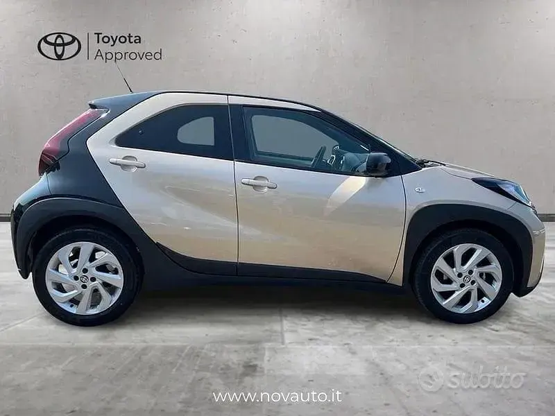 Usata Toyota Aygo X Trend 72 CV (52 kW) 2022 Nero SUV