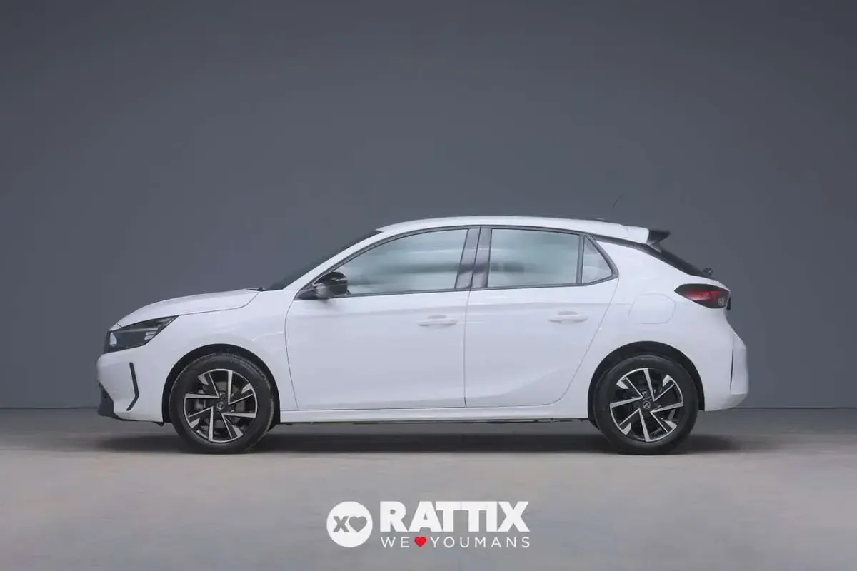 Usata Opel Corsa 101 CV (74 kW) 2025 Jade white Utilitaria