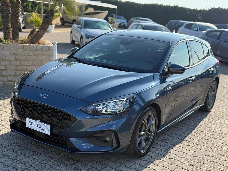 Usata Ford Focus ST-Line 125 CV (91 kW) 2020 Chrome blue metallizzato Berlina