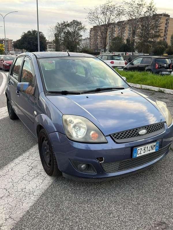 Usata Ford Fiesta 75 CV (55 kW) 2006 Blu/azzurro Utilitaria