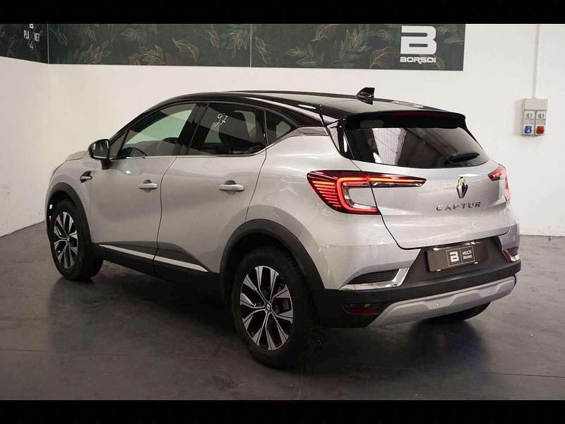 Usata Renault Captur Techno 91 CV (66 kW) 2024 Argento SUV
