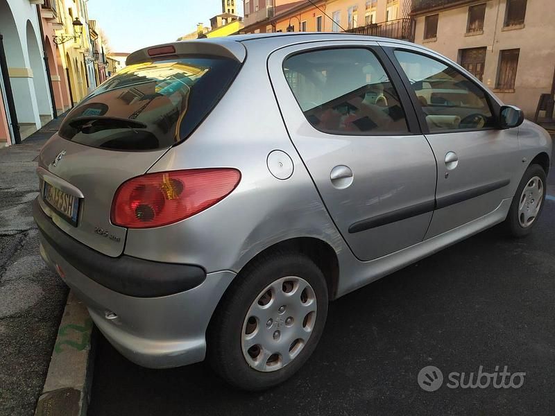 Usata Peugeot 206 2003 Grigio Utilitaria