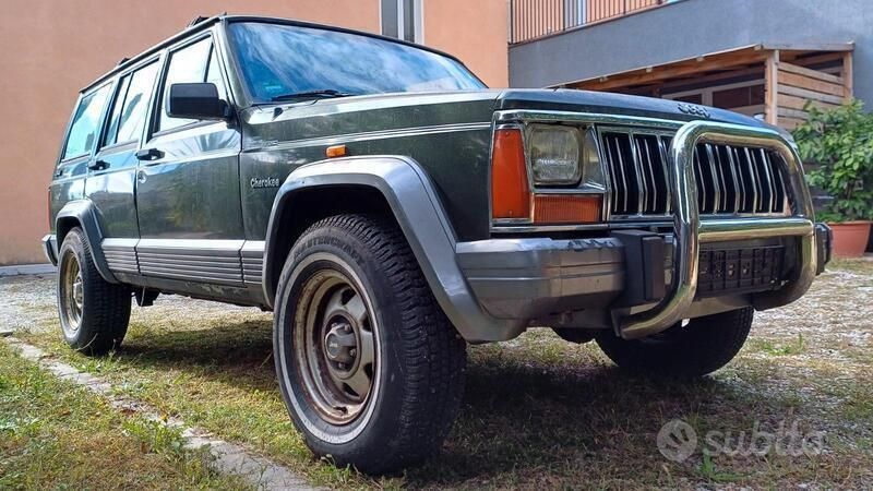 Usata 1995 Jeep Cherokee SUV | 2500 € - Immagine 1/4