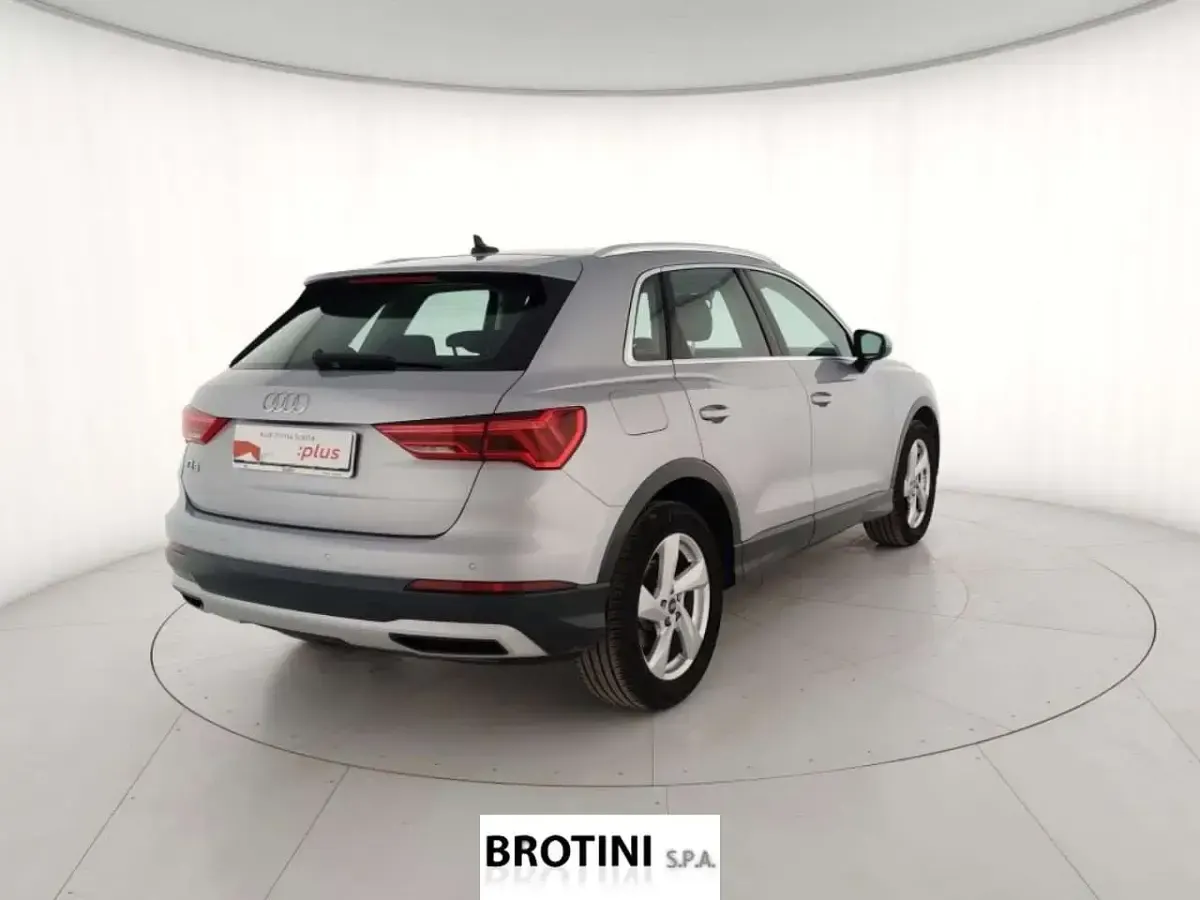 Usata Audi Q3 Advanced Plus 150 CV (110 kW) 2021 Argento metallizzato SUV