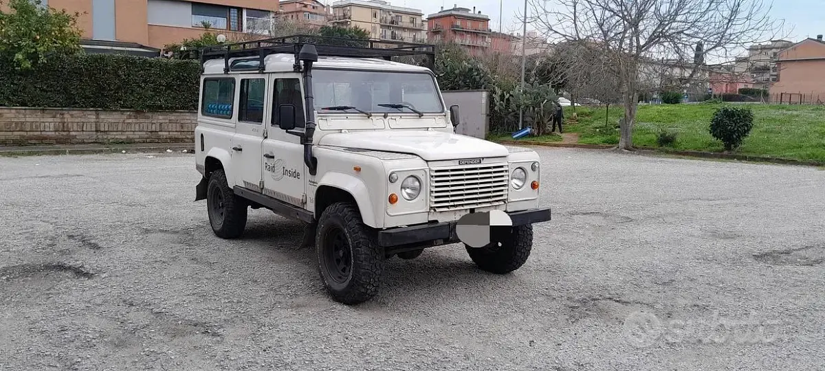 Usata Land Rover Defender 68 CV (50 kW) 1997 Station wagon