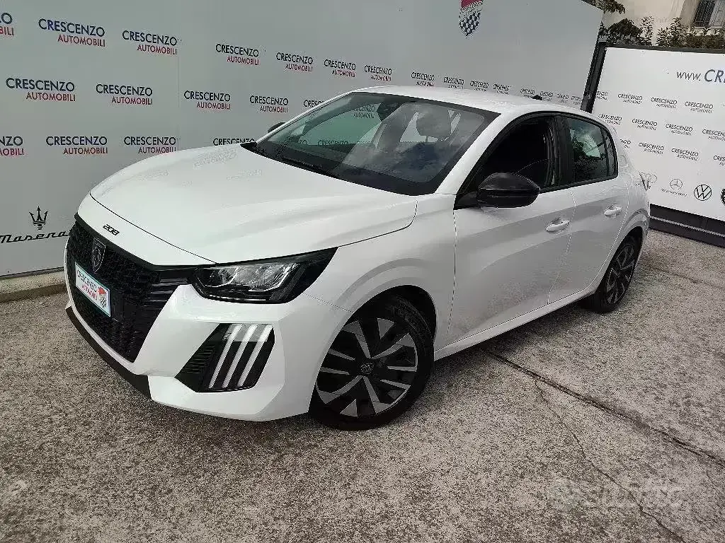 Usata Peugeot 208 Style 101 CV (74 kW) 2024 Bianco Utilitaria