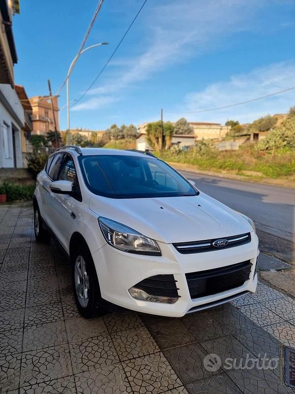 Usata Ford Kuga Business Edition 120 CV (88 kW) 2016 Bianco SUV