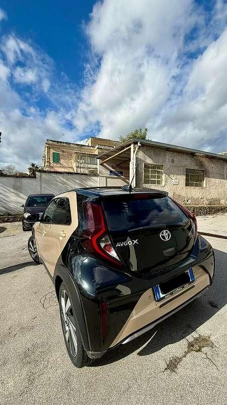 Usata Toyota Aygo X 72 CV (52 kW) 2022 Bronzo SUV