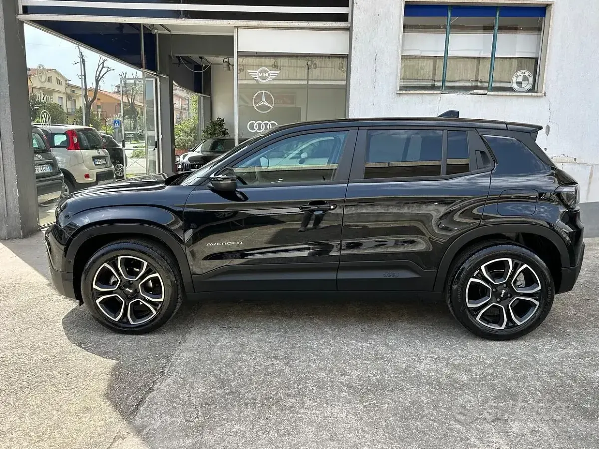 Usata Jeep Avenger Summit 101 CV (74 kW) 2023 Nero SUV