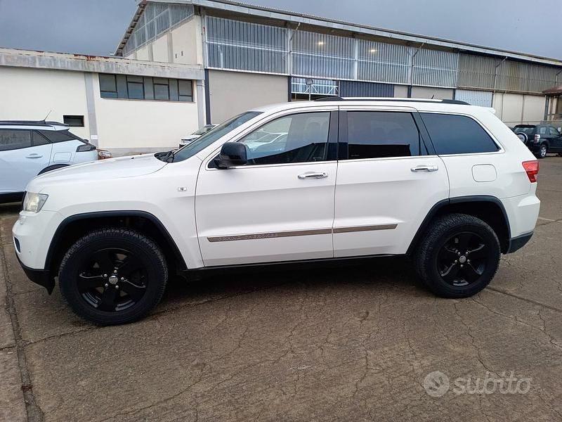 Usata Jeep Grand Cherokee Overland 241 CV (177 kW) 2012 Bianco SUV