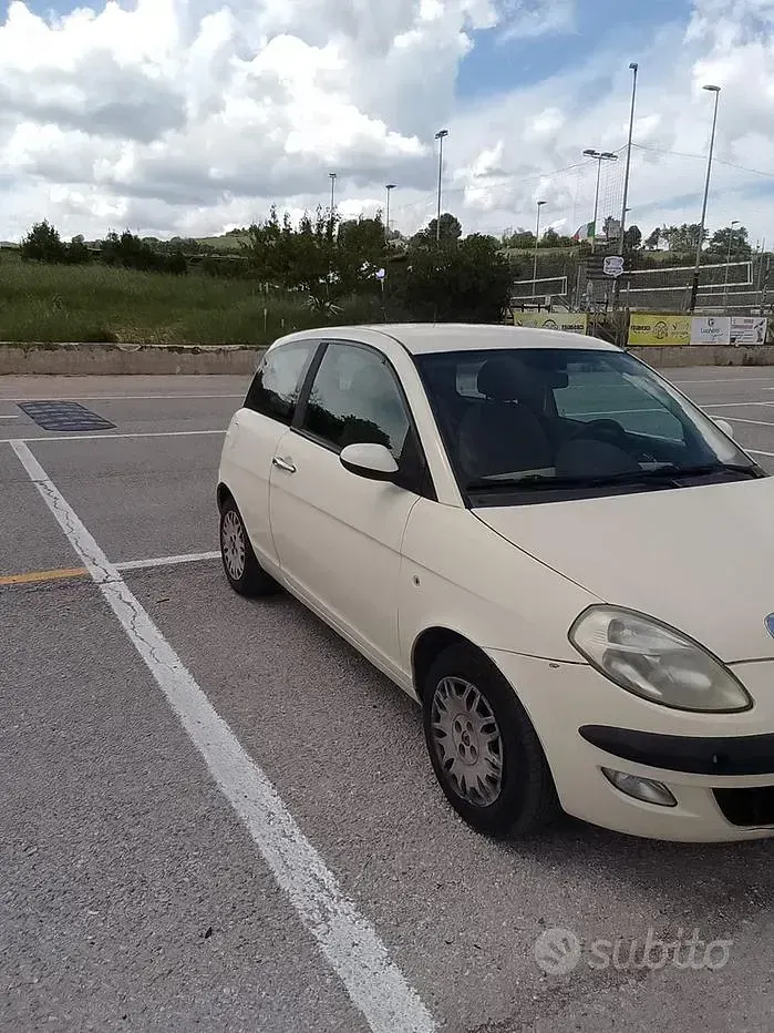 Usata Lancia Ypsilon 80 CV (58 kW) 2005 Utilitaria