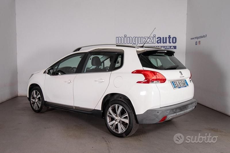 Usata Peugeot 205 92 CV (67 kW) 2014 Bianco SUV