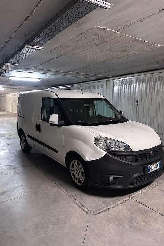 Usata Fiat Doblò Active 105 CV (77 kW) 2016 Bianco Monovolume