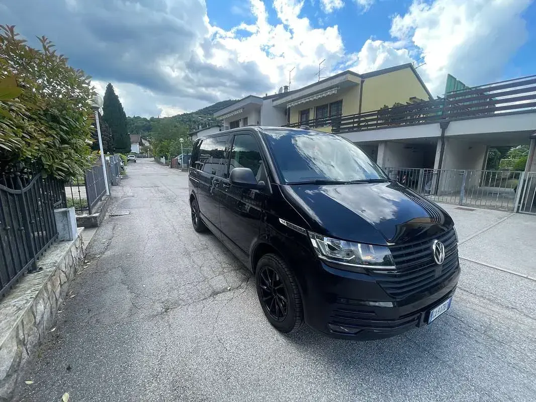 Usata VW Caravelle 150 CV (110 kW) 2020 Nero Furgone
