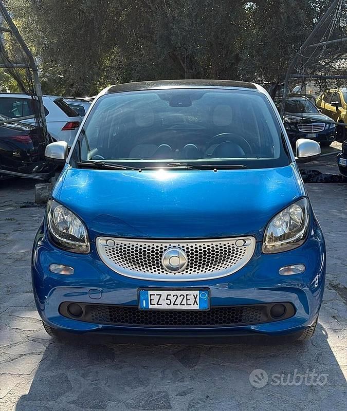 Usata Smart ForFour Passion 71 CV (52 kW) 2015 Blu Utilitaria