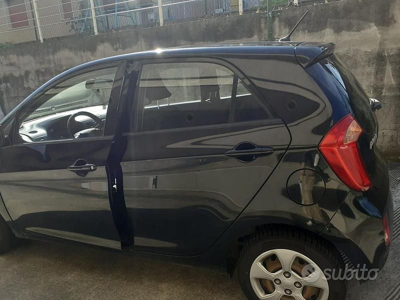 Gebraucht Kia Picanto 69 PS (50 kW) 2012 Schwarz Kleinwagen