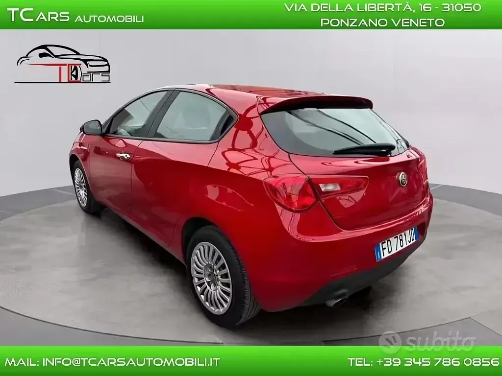 Usata Alfa Romeo Giulietta 120 CV (88 kW) 2016 Rosso Utilitaria