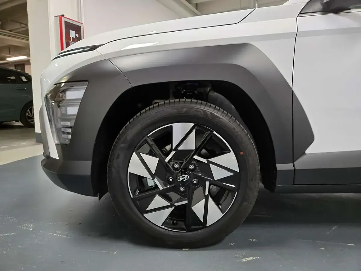 Nuova Hyundai Kona 102 CV (75 kW) 2026 Atlas white SUV