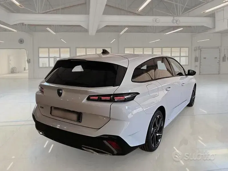 Usata Peugeot 308 SW Allure 131 CV (96 kW) 2022 Bianco Station wagon