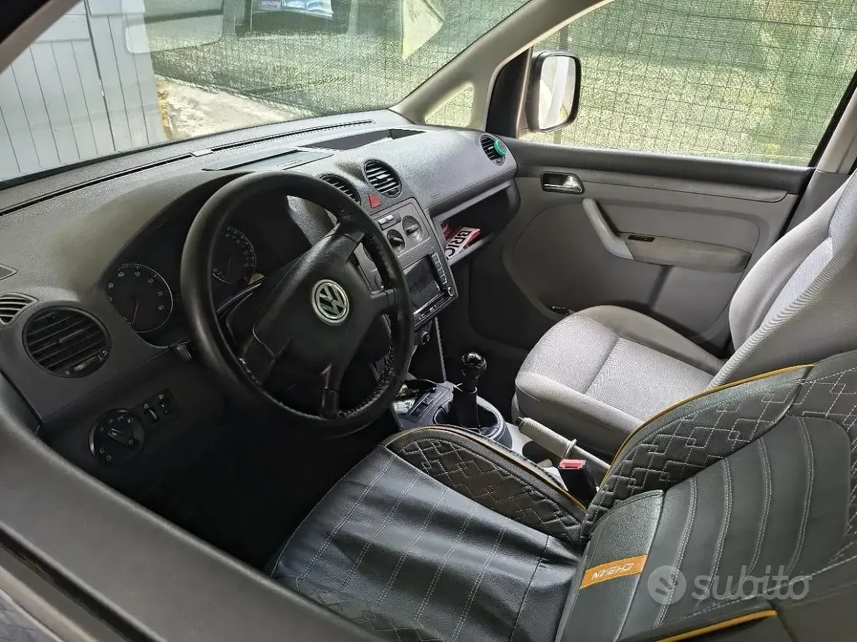 Usata VW Caddy 75 CV (55 kW) 2005 Nero Monovolume