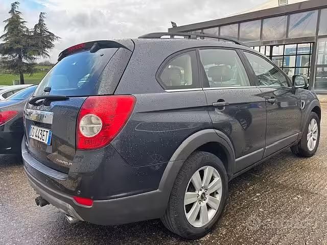Usata Chevrolet Captiva 150 CV (110 kW) 2008 Blu SUV