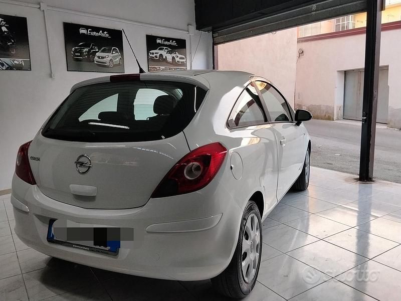 Usata Opel Corsa 85 CV (62 kW) 2014 Bianco Utilitaria