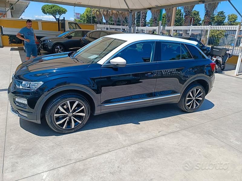 Usata VW T-Roc Advance 116 CV (85 kW) 2019 Nero SUV