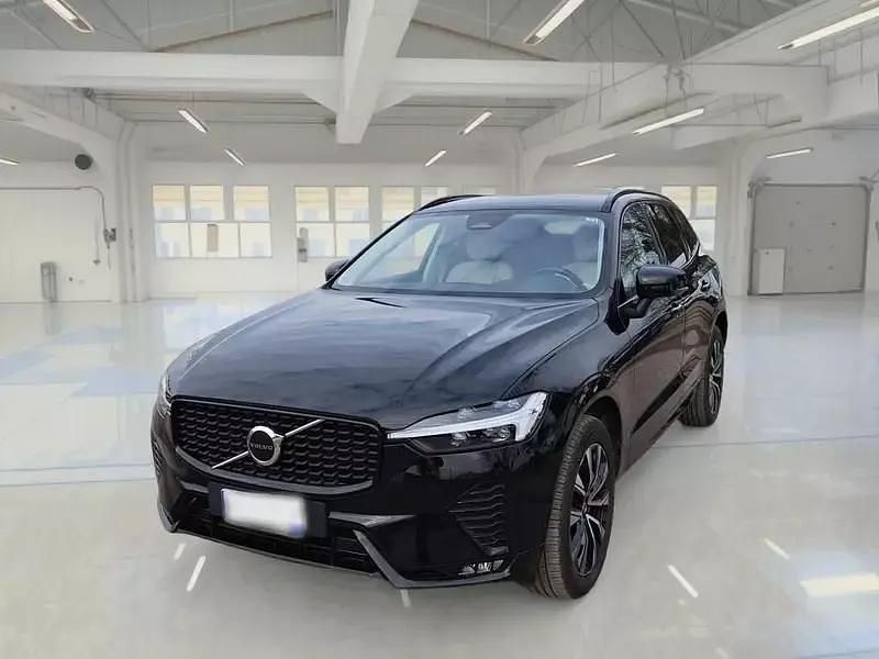 Nero Usata 2022 Volvo XC60 Plus SUV | 37.300 € (Molto cara) - Immagine 1/4