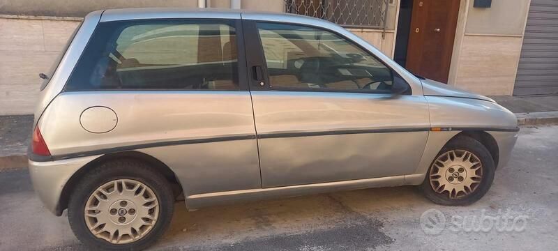 Usata 1997 Lancia Ypsilon Due volumi | 600 € (Ottimo prezzo) - Immagine 1/4