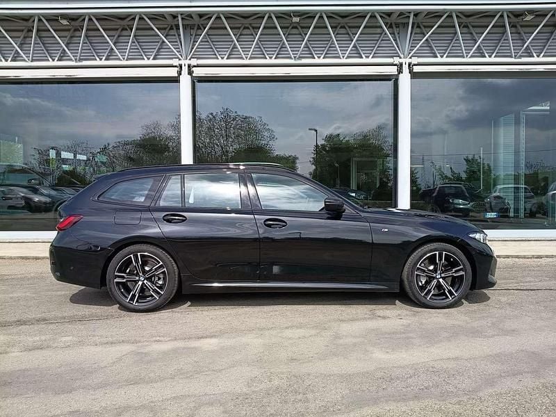 Usata BMW 330 M Sport 245 CV (180 kW) 2025 Saphirschwarz metallic Station wagon