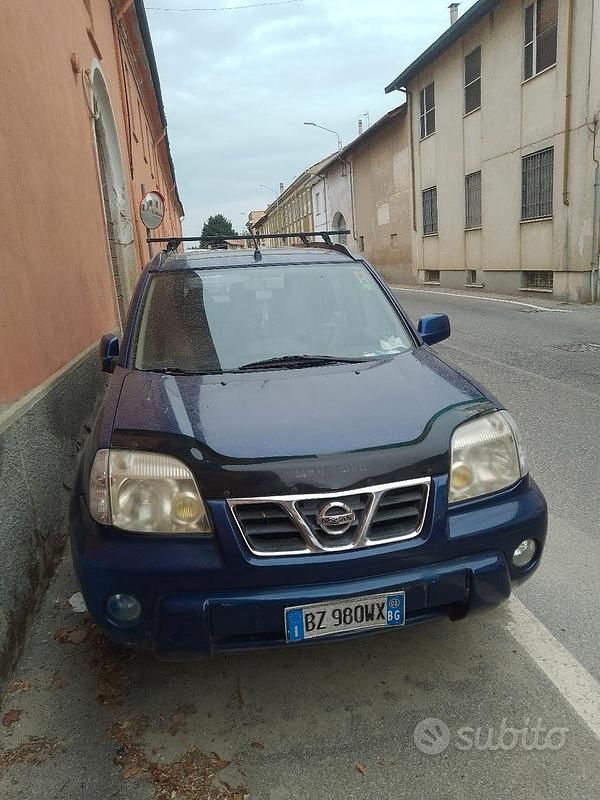 Usata Nissan X-Trail 114 CV (83 kW) 2002 Blu SUV