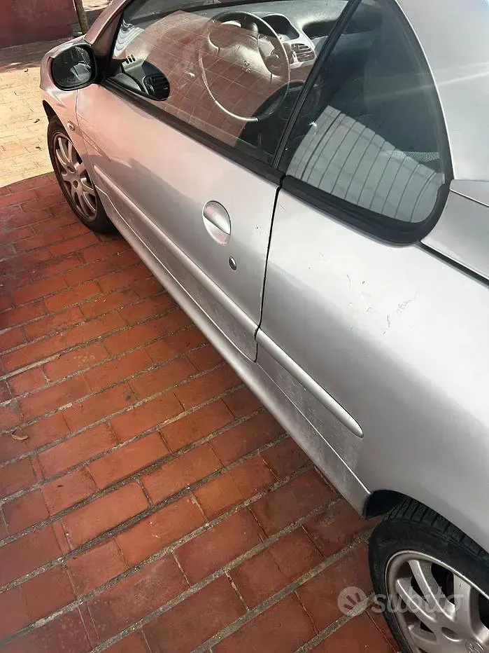Usata Peugeot 206 109 CV (80 kW) 2007 Marrone Cabrio