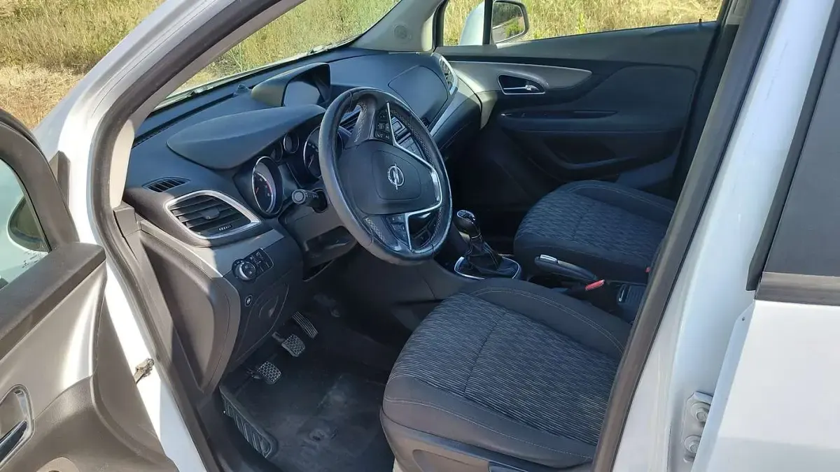 Usata Opel Mokka 140 CV (102 kW) 2014 Bianco SUV