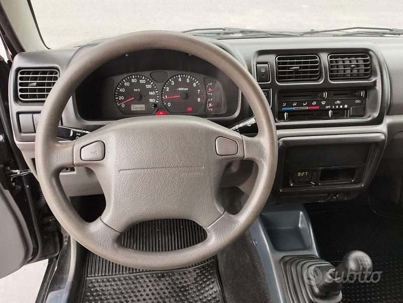 Usata Suzuki Jimny 80 CV (58 kW) 1999 Nero SUV
