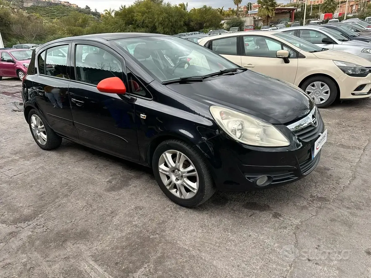 Usata Opel Corsa 90 CV (66 kW) 2008 Nero Utilitaria