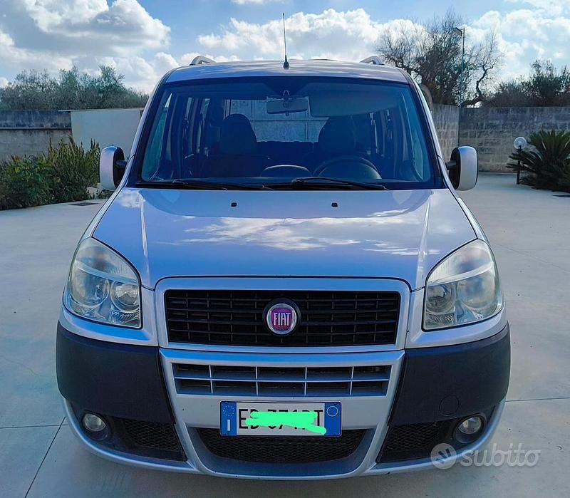 Usata Fiat Doblò 75 CV (55 kW) 2010 Grigio Monovolume