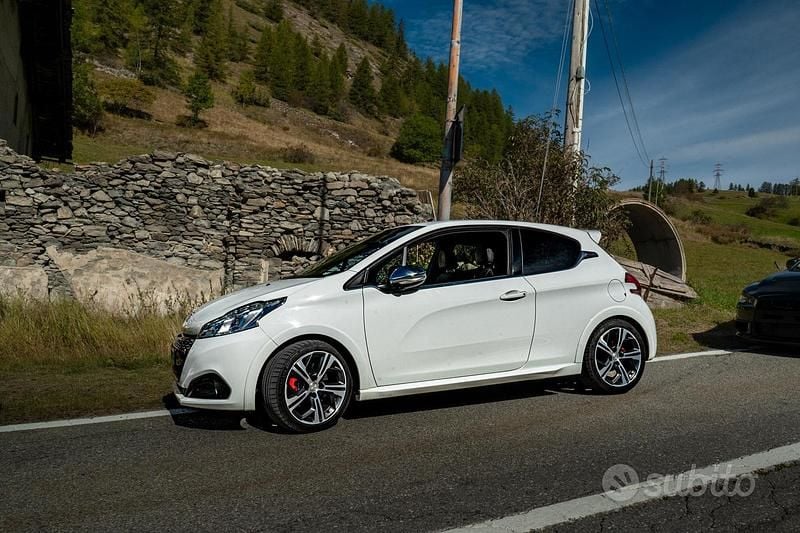 Usata Peugeot 208 GTi 2017 Bianco Utilitaria