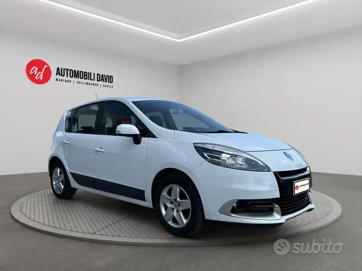 Usata Renault Scénic III 110 CV (80 kW) 2012 Bianco Monovolume