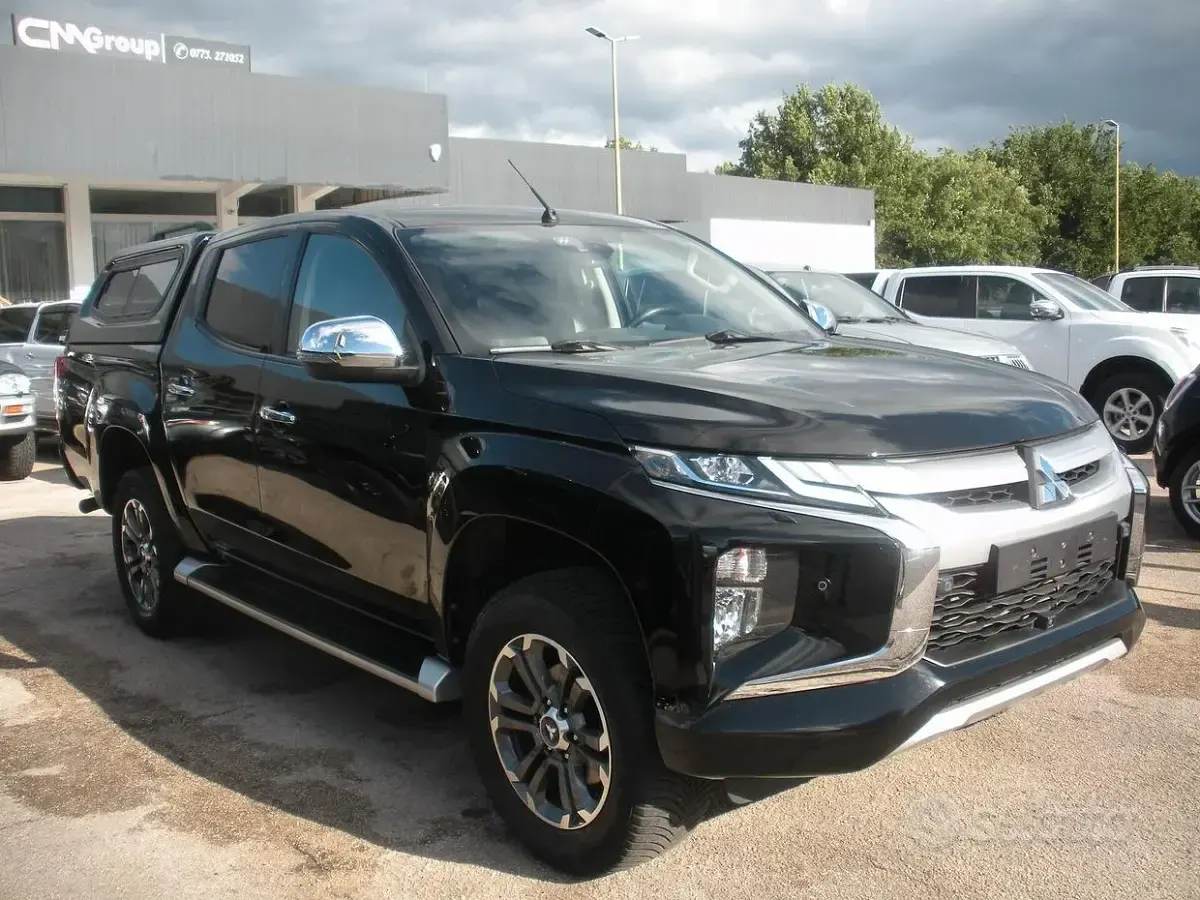 Occasion Mitsubishi L200 Intense 150 ch (110 kW) 2021 Noir Pick-up