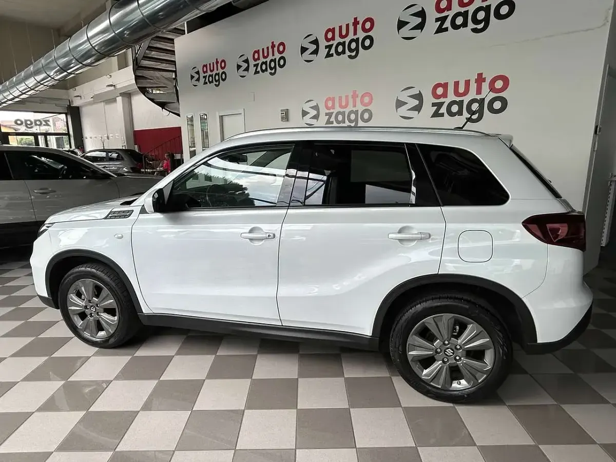 Usata Suzuki Vitara Cool 129 CV (94 kW) 2023 Bianco perlato SUV