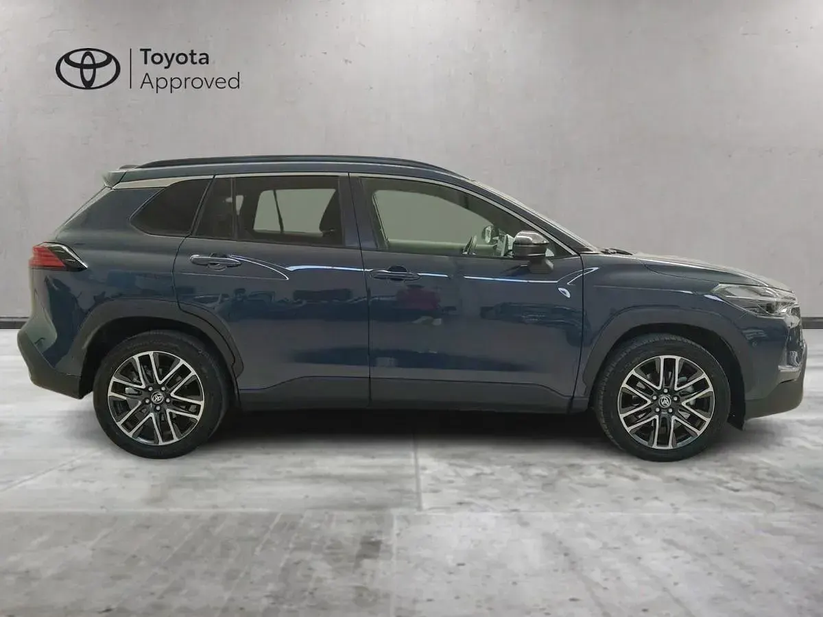 Usata Toyota Corolla Cross Premium 179 CV (131 kW) 2025 Grigio SUV
