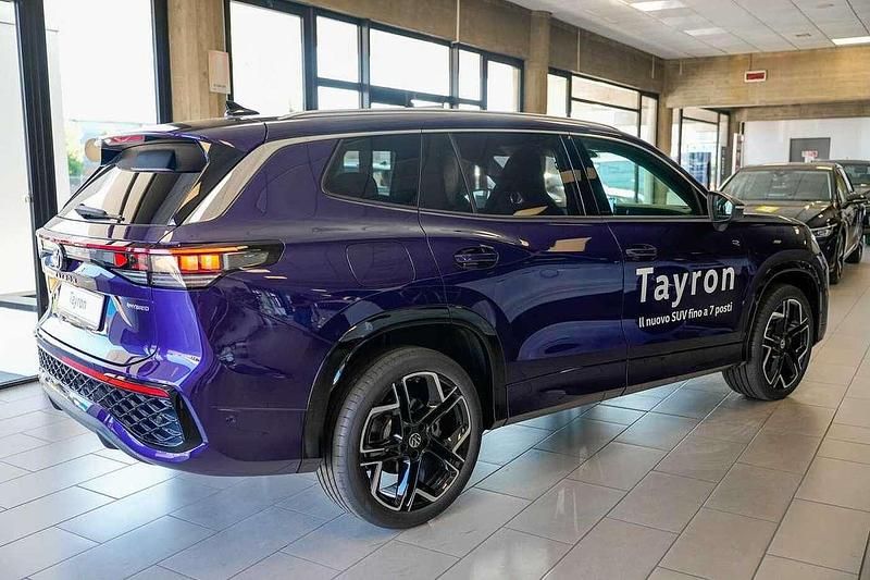 Nuova VW Tayron R-line Plus 204 CV (150 kW) 2025 Ultraviolet SUV