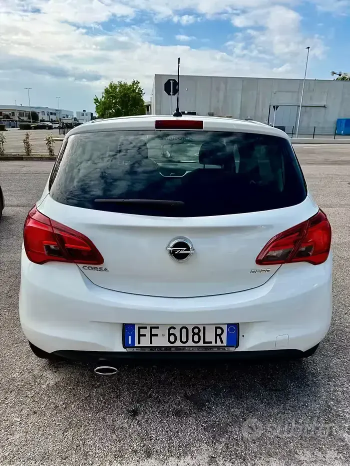 Usata Opel Corsa 90 CV (66 kW) 2016 Bianco Utilitaria