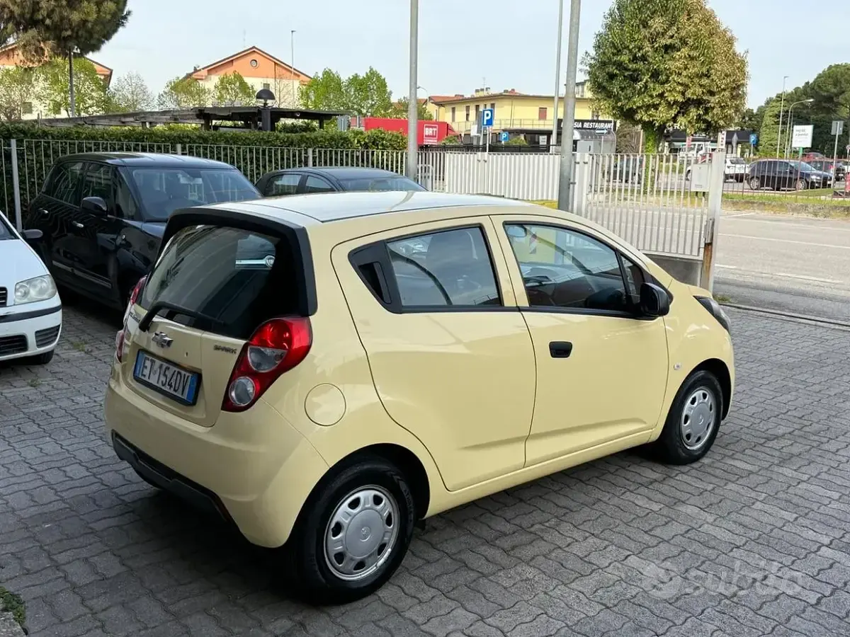 Begagnad Chevrolet Spark LS 68 HK (50 kW) 2013 Gul Halvkombi