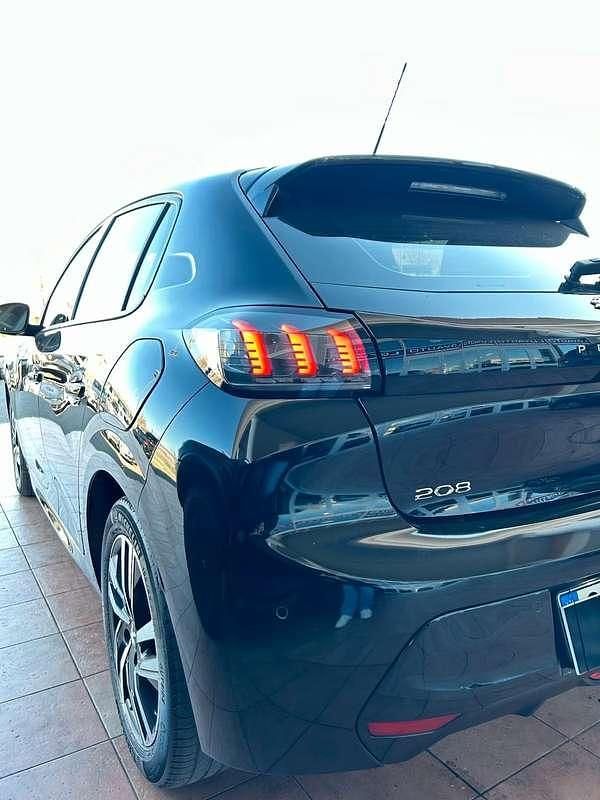 Usata Peugeot 208 Allure 101 CV (74 kW) 2021 Utilitaria