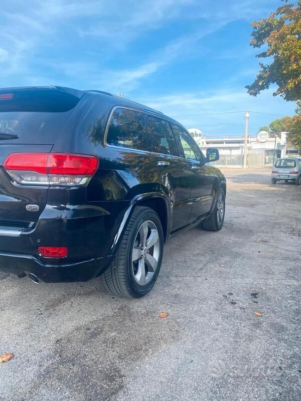 Usata Jeep Grand Cherokee Overland 250 CV (183 kW) 2015 Nero SUV